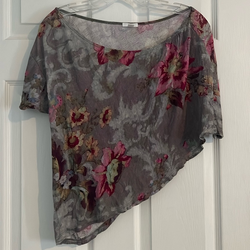 Soft & Stretchy Asymmetrical Top XS